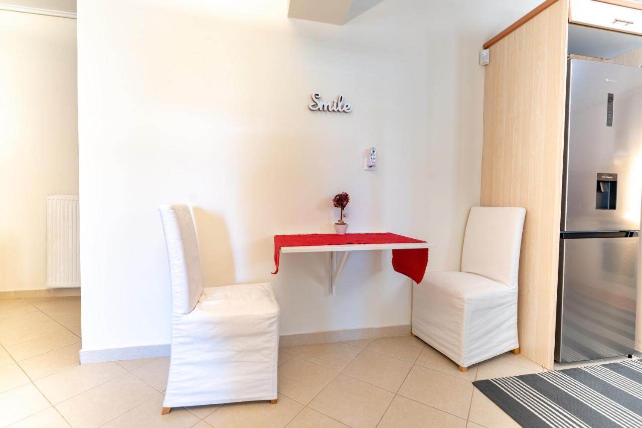 Koropi 3 Bedroom Apartment 4 Pers Extérieur photo