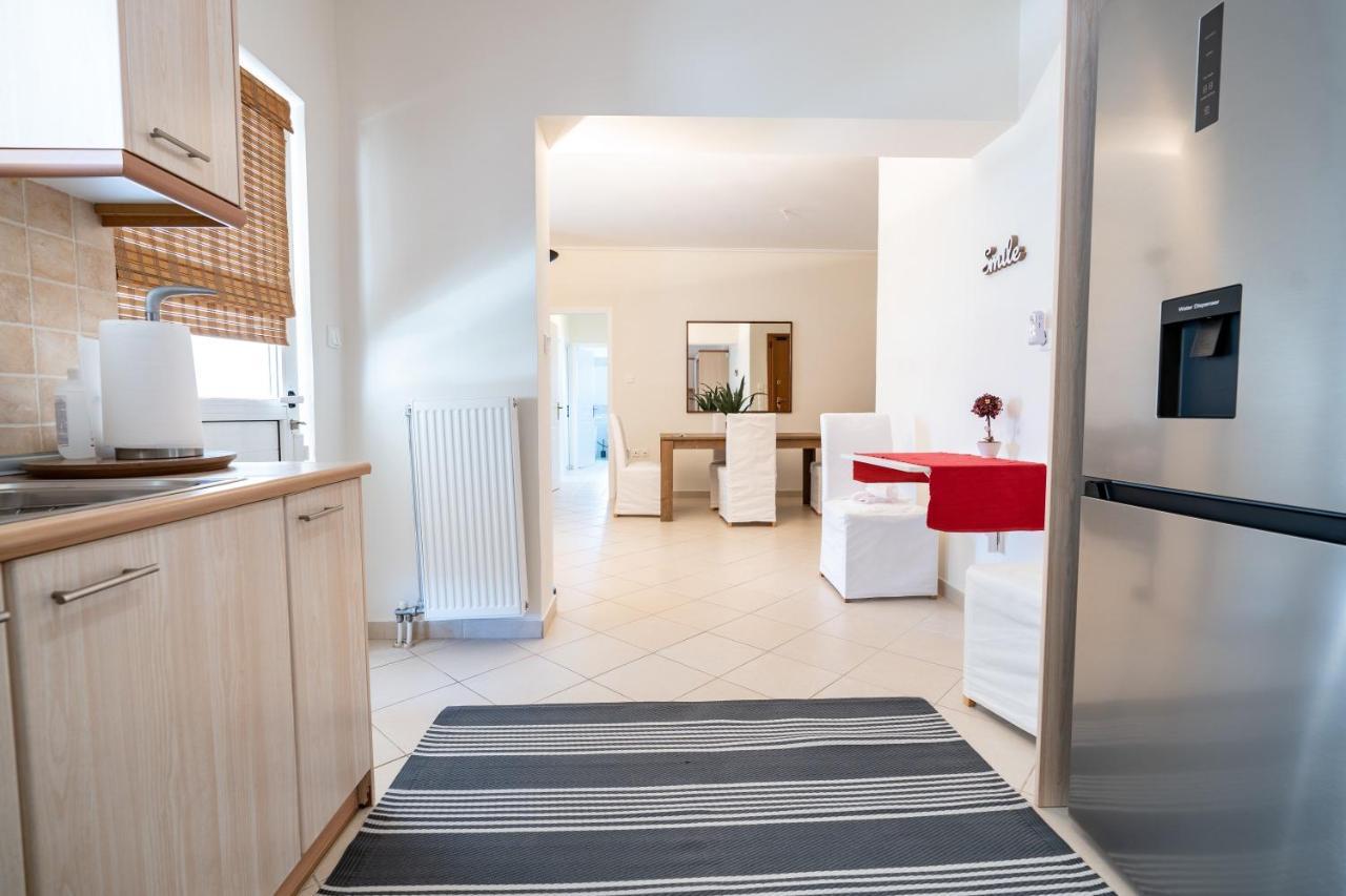 Koropi 3 Bedroom Apartment 4 Pers Extérieur photo